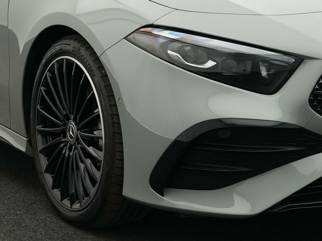 Mercedes-Benz A 200 2025