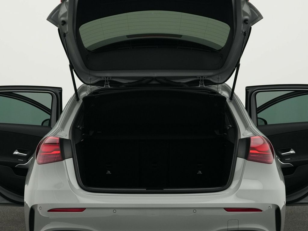 Mercedes-Benz A 200 2025