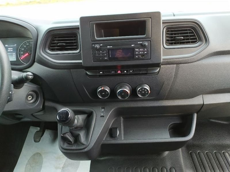 Nissan Interstar 2022