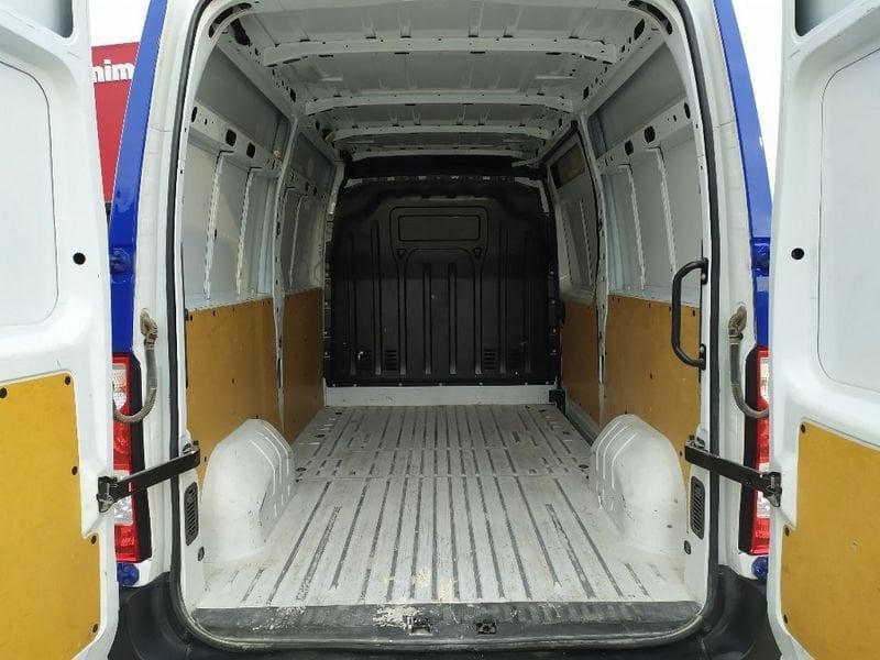 Nissan Interstar 2022