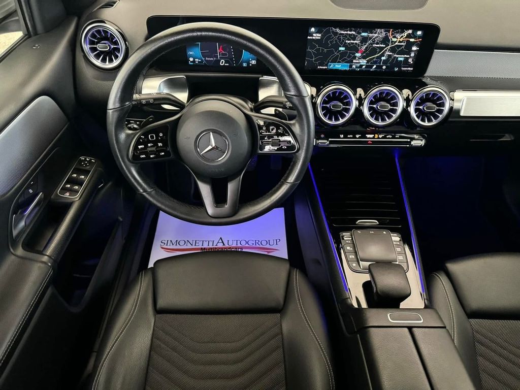 Mercedes-Benz GLB 180 2021