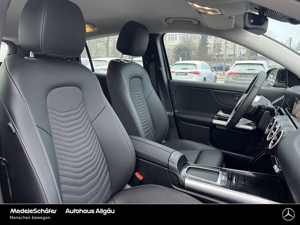 Mercedes-Benz GLA 180 2024