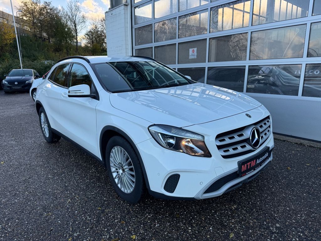 Mercedes-Benz GLA 200 2019