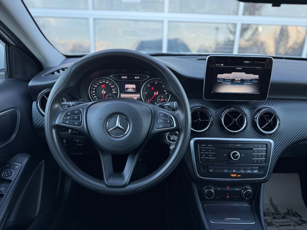 Mercedes-Benz GLA 200 2019