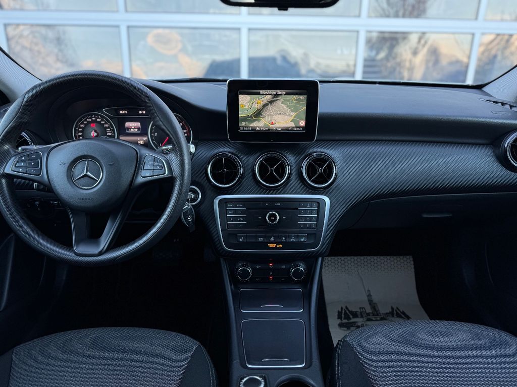 Mercedes-Benz GLA 200 2019