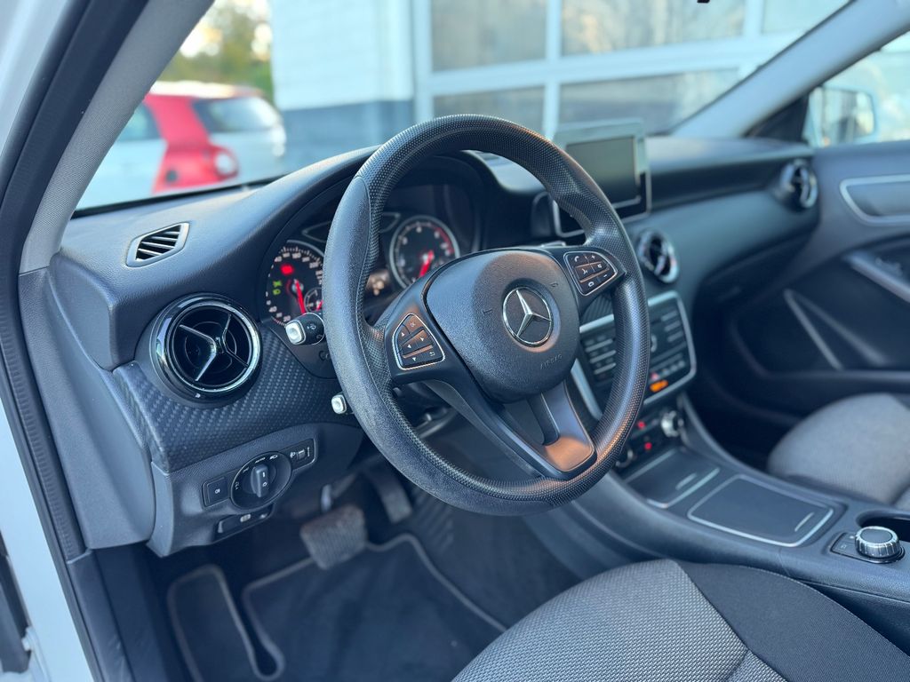 Mercedes-Benz GLA 200 2019