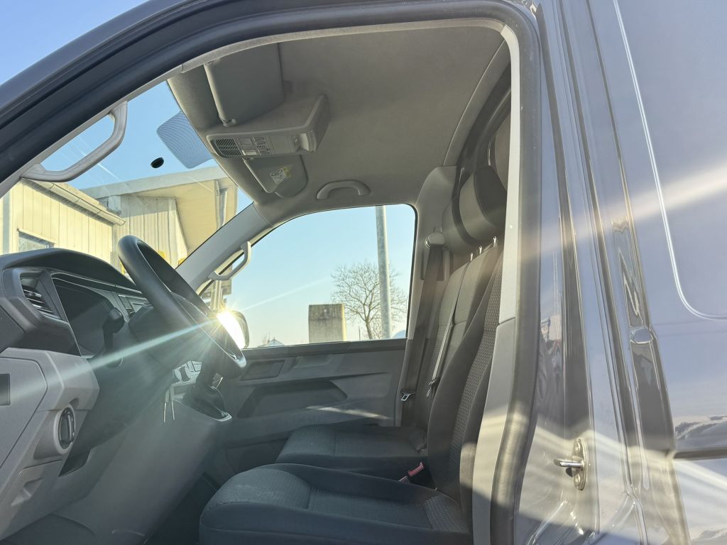 Volkswagen T6 Transporter 2024