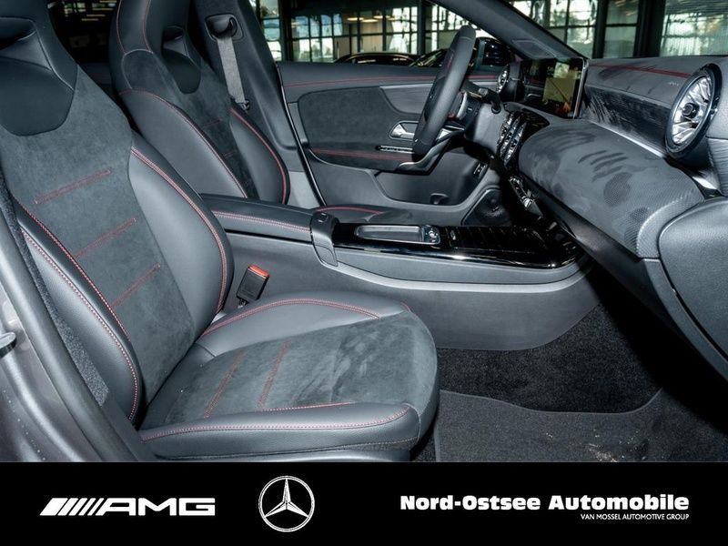 Mercedes-Benz CLA 180 2025