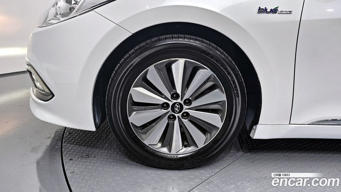 Hyundai Grandeur 2016