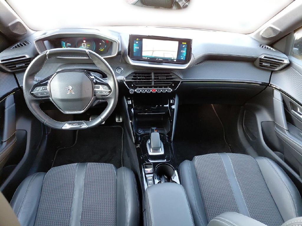 Peugeot 208 2021
