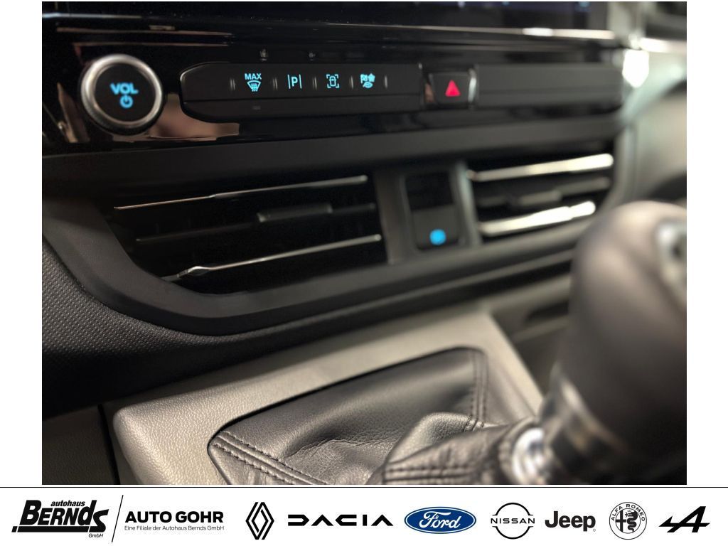 Ford Tourneo Custom 2025