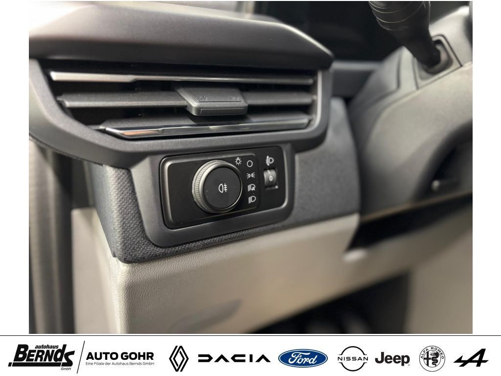 Ford Tourneo Custom 2025