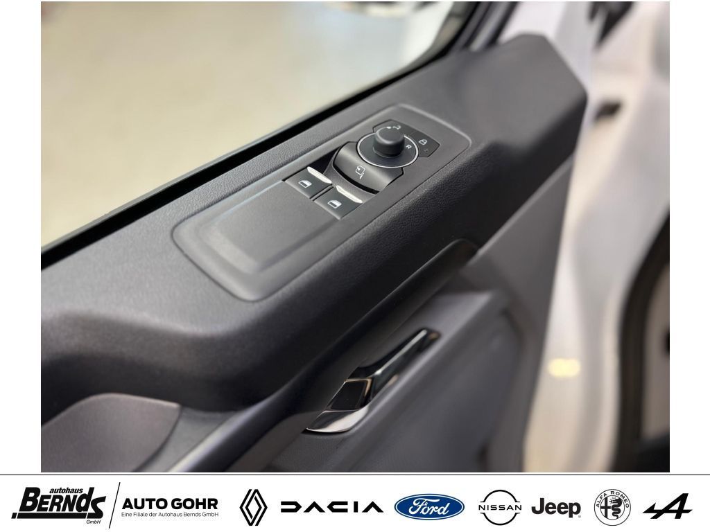 Ford Tourneo Custom 2025