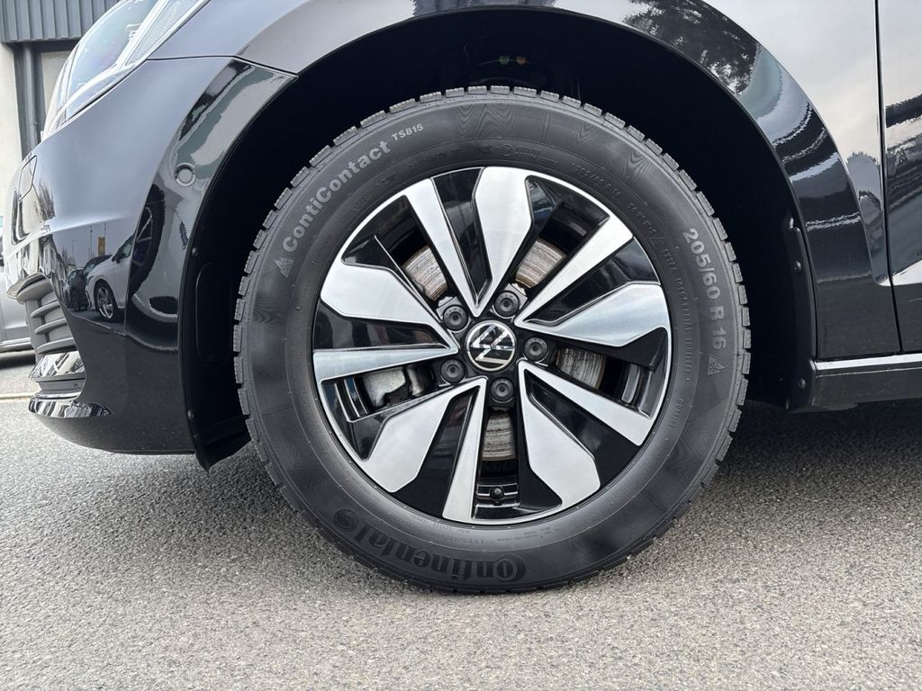 Volkswagen Touran 2025