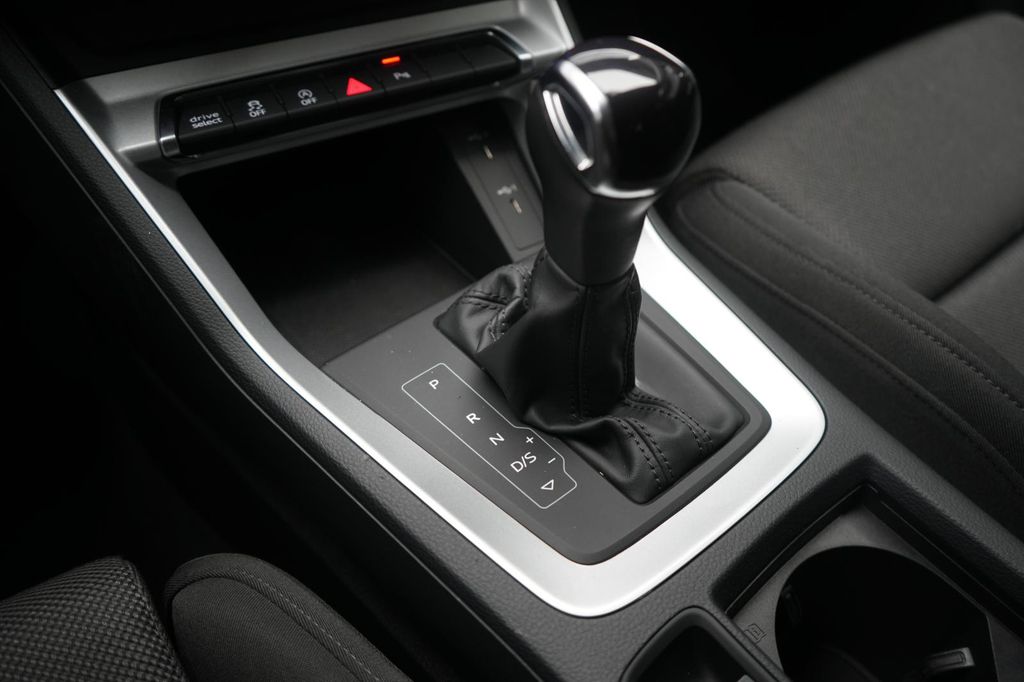 Audi Q3 2021