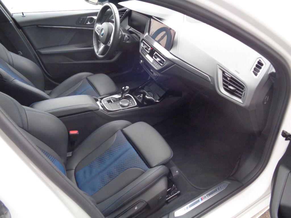 BMW 118 2024