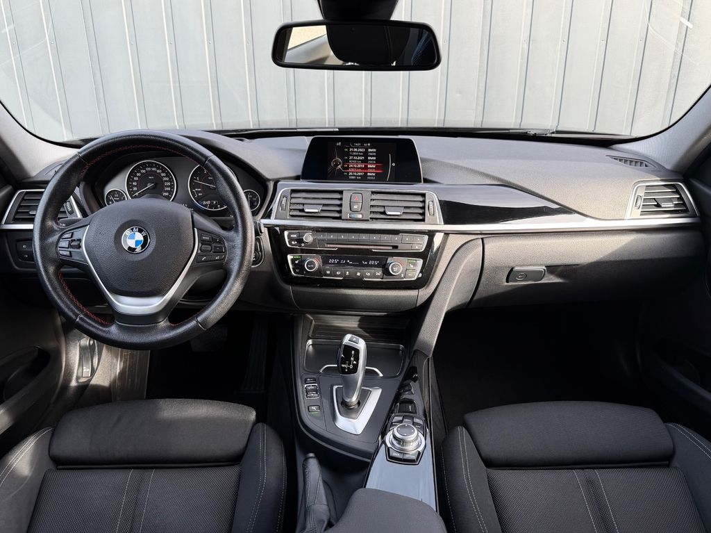 BMW 318 2016