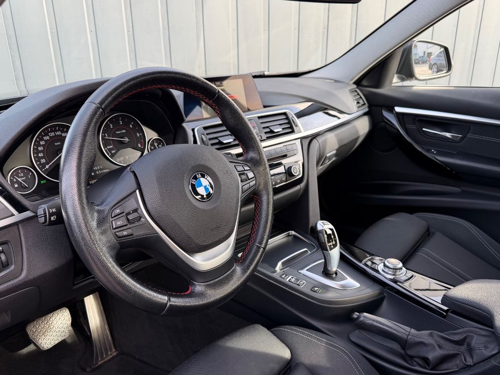 BMW 318 2016