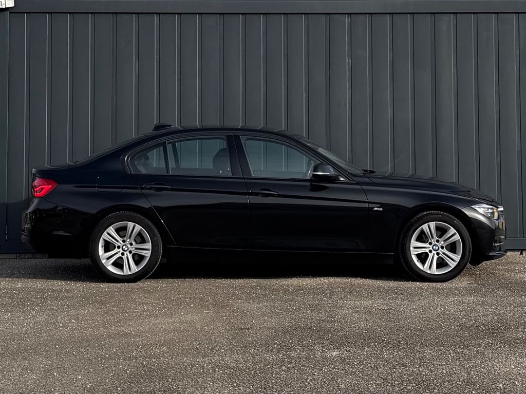 BMW 318 2016