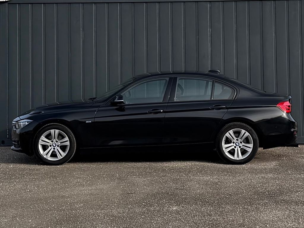 BMW 318 2016
