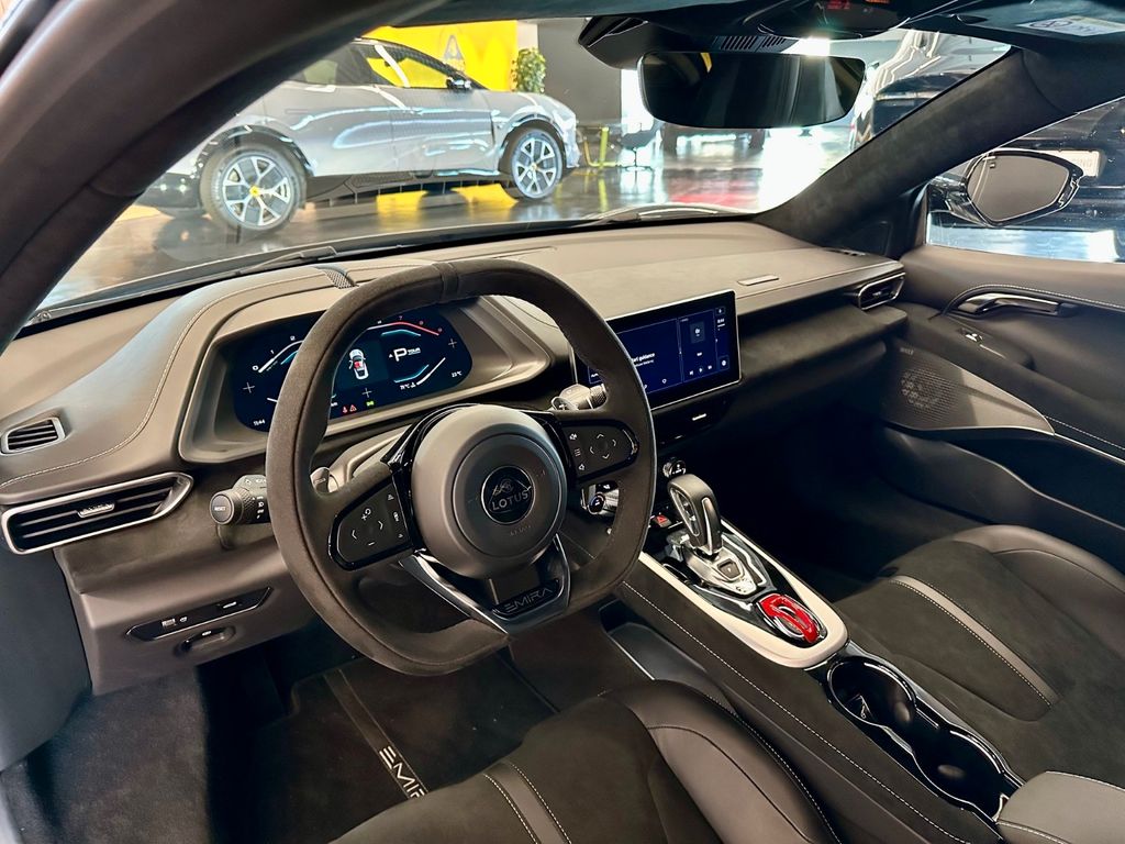 Lotus Emira 2025