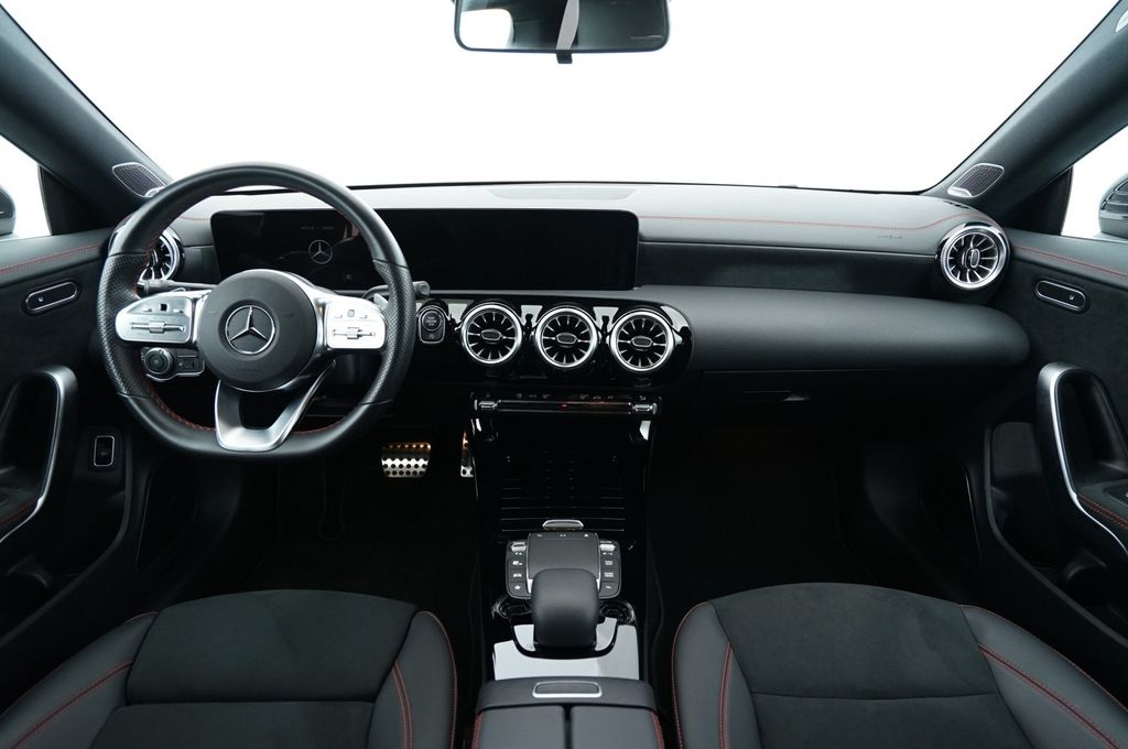 Mercedes-Benz CLA 200 2023