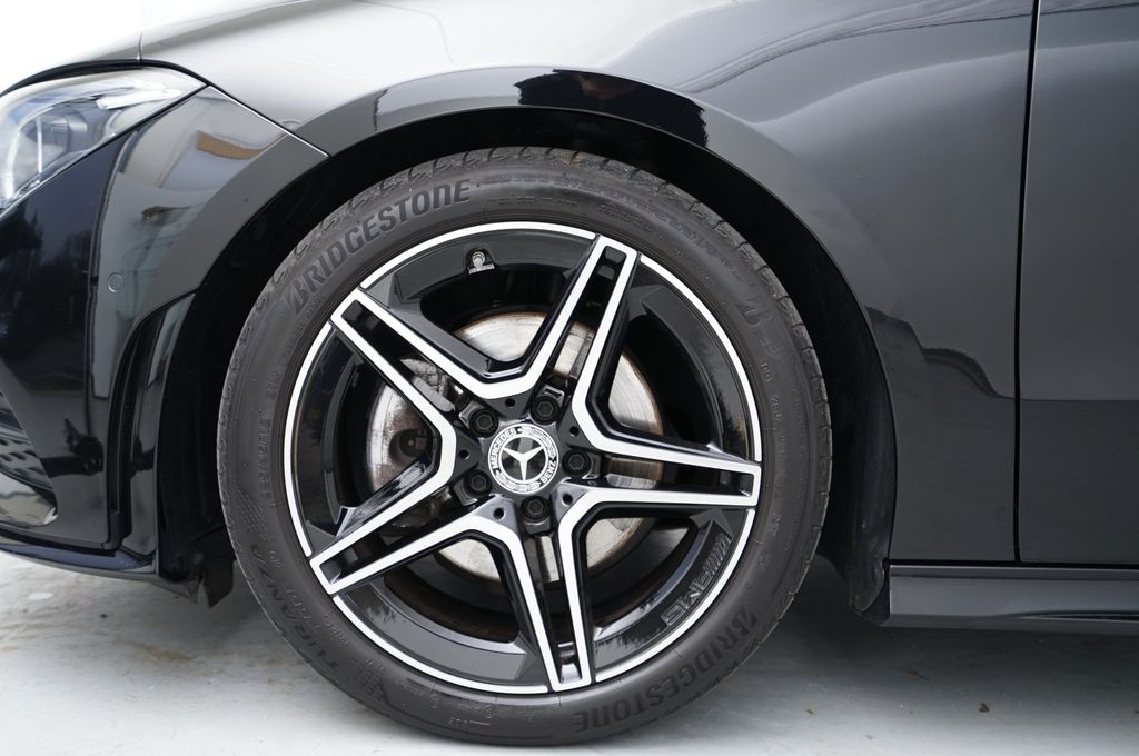 Mercedes-Benz CLA 200 2023