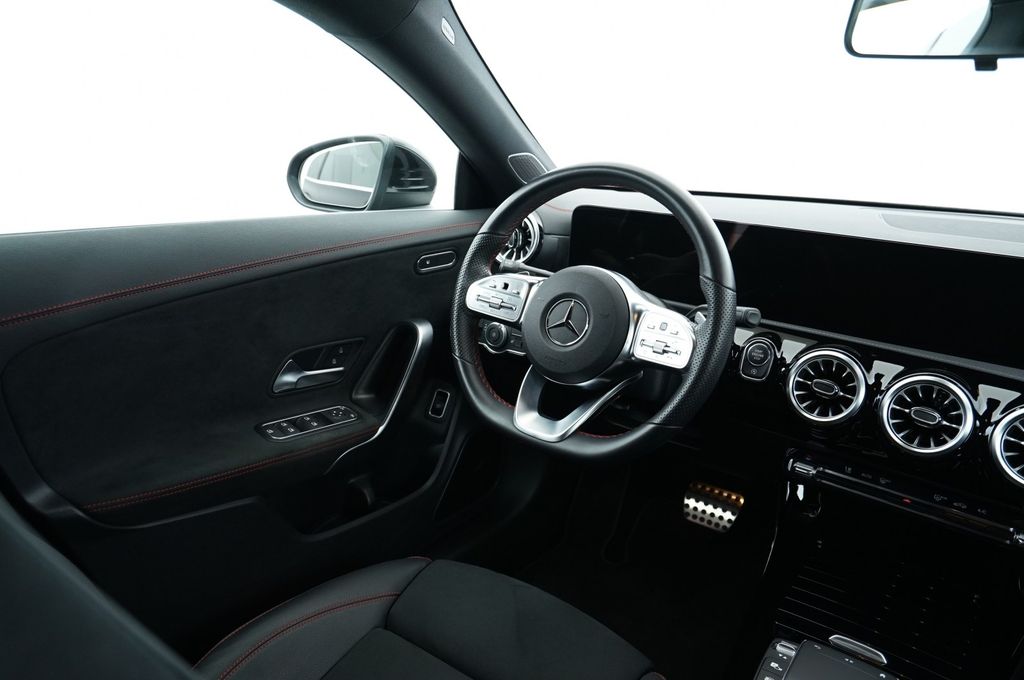 Mercedes-Benz CLA 200 2023