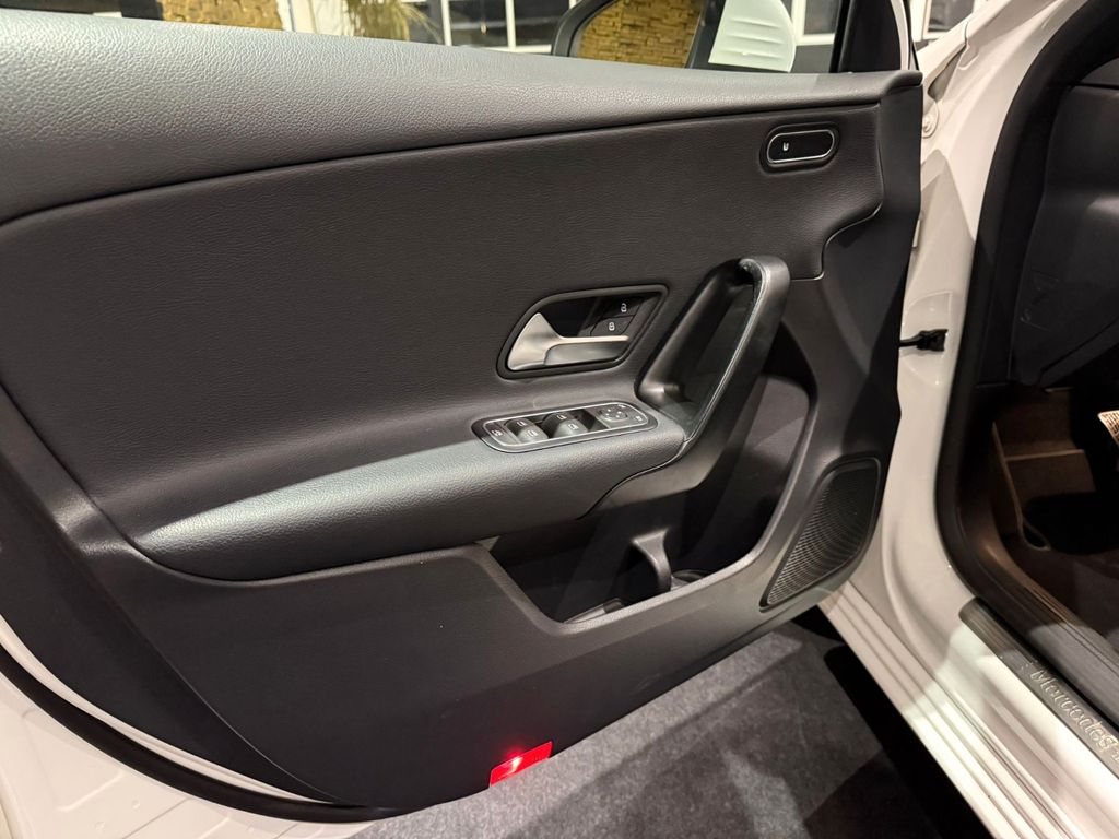 Mercedes-Benz A 180 2022