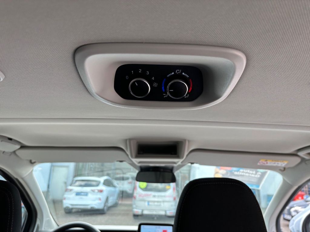 Ford Tourneo Custom 2023