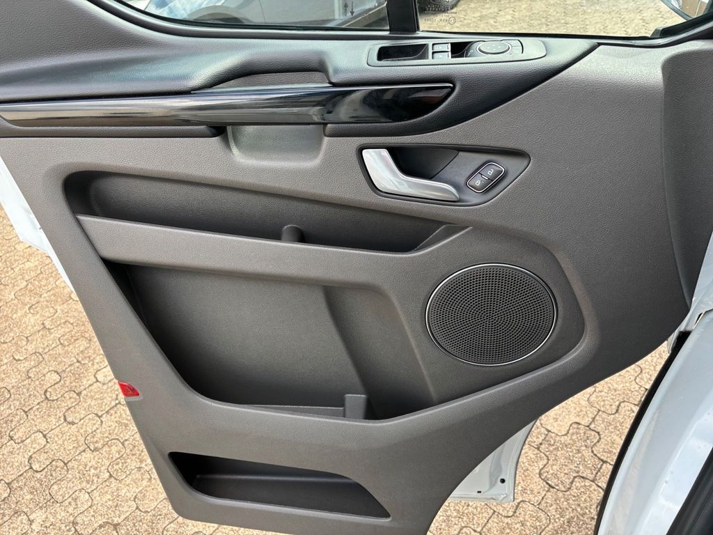 Ford Tourneo Custom 2023