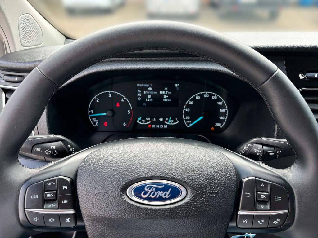 Ford Tourneo Custom 2023