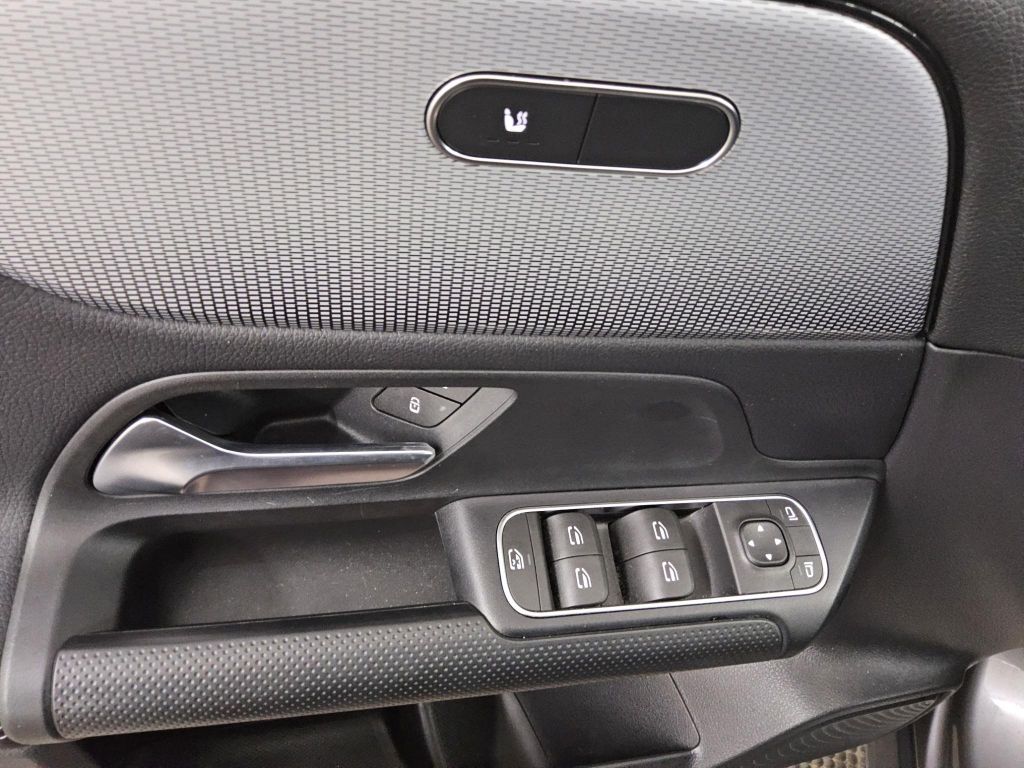 Mercedes-Benz GLA 180 2022