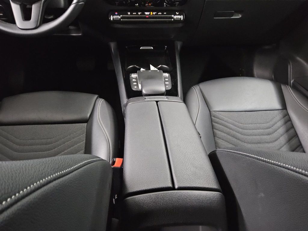 Mercedes-Benz GLA 180 2022