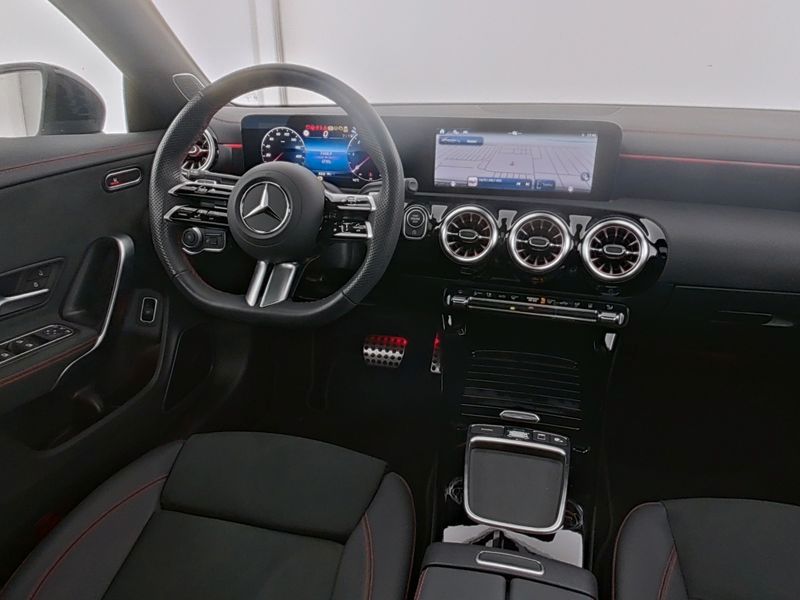Mercedes-Benz CLA 200 2024