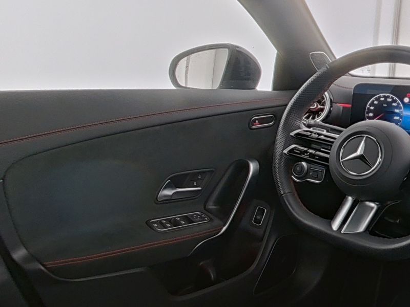 Mercedes-Benz CLA 200 2024