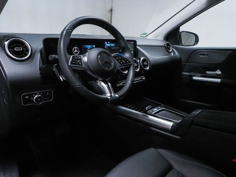 Mercedes-Benz B 200 2024