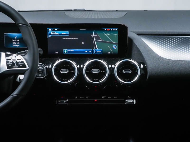 Mercedes-Benz B 200 2024