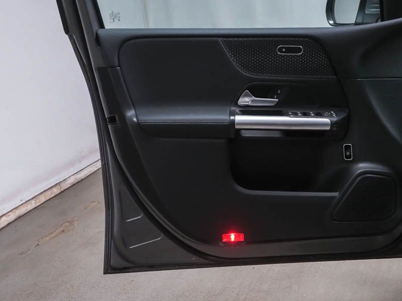 Mercedes-Benz B 200 2024