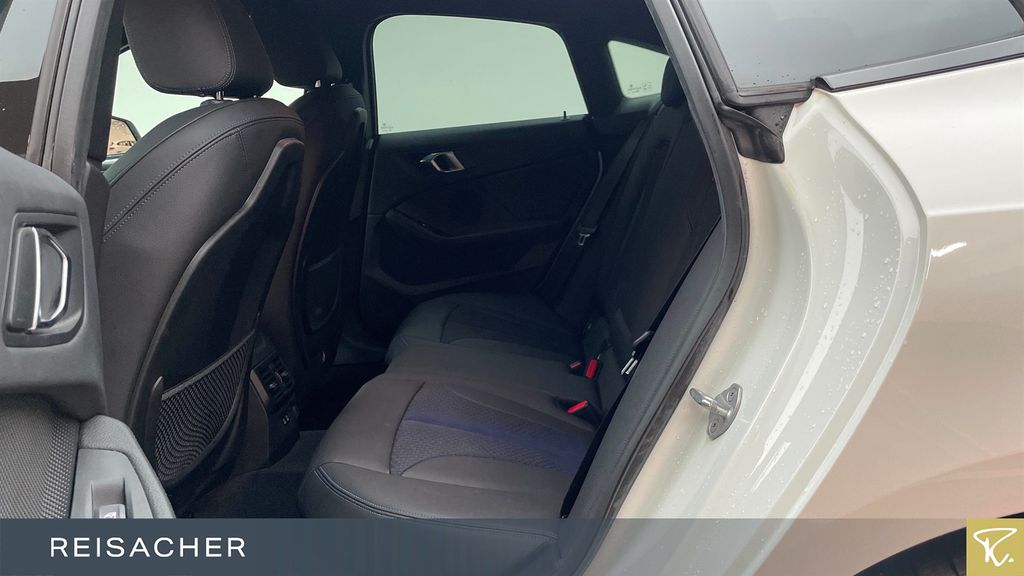 BMW 218 2022