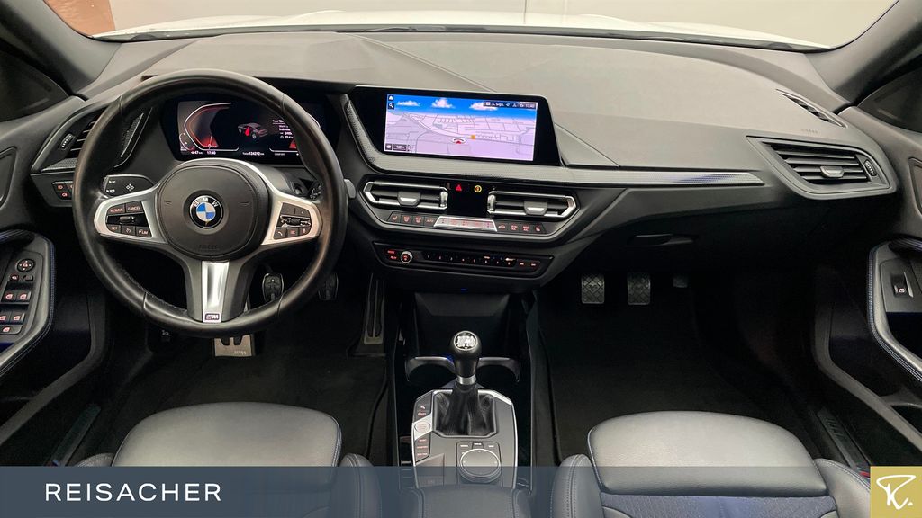 BMW 218 2022