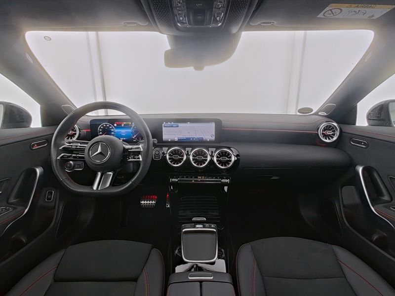 Mercedes-Benz CLA 200 2024