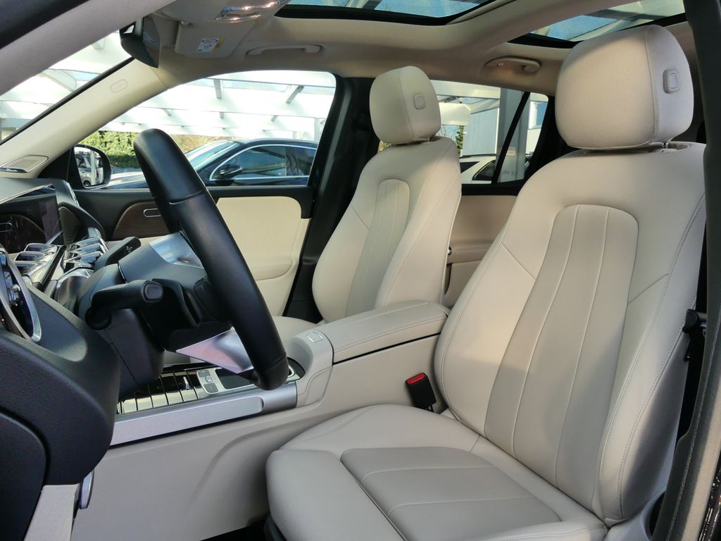 Mercedes-Benz GLB 180 2025