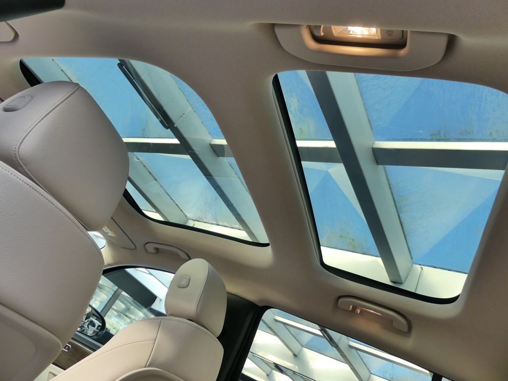 Mercedes-Benz GLB 180 2025