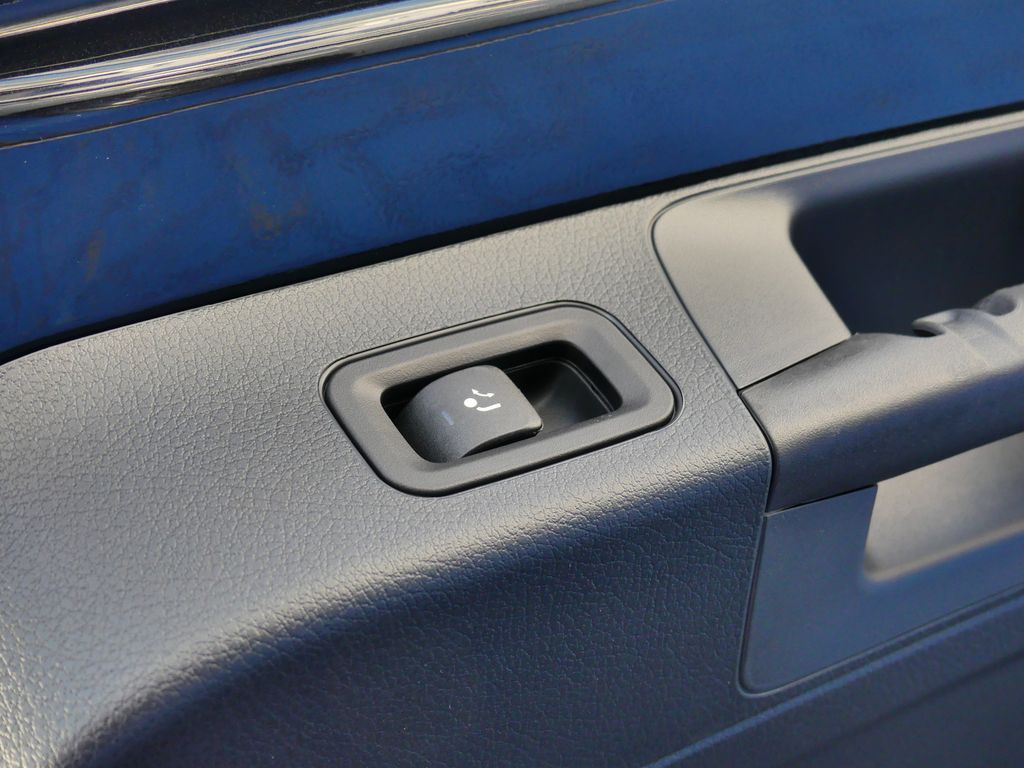 Mercedes-Benz GLB 180 2025