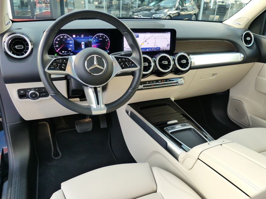 Mercedes-Benz GLB 180 2025