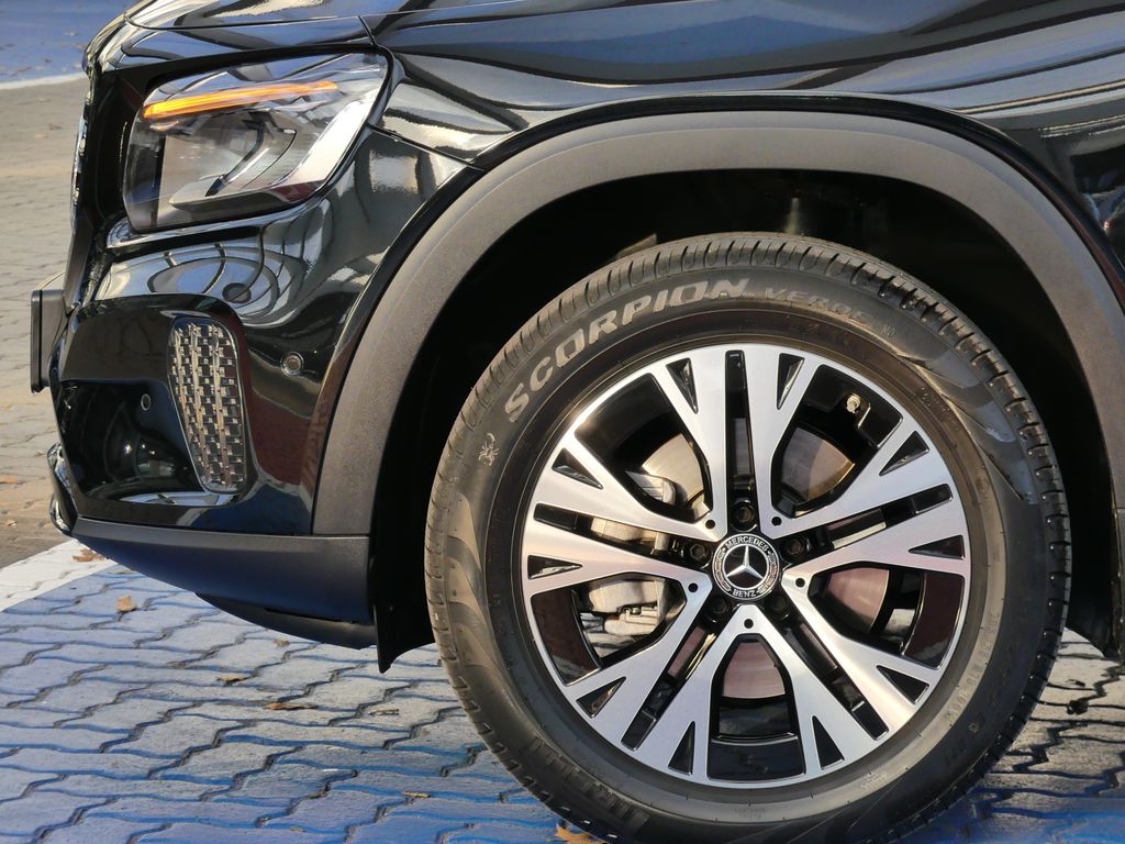 Mercedes-Benz GLB 180 2025