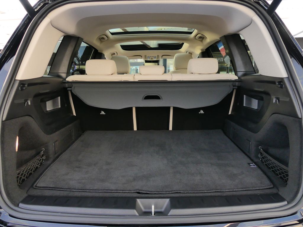 Mercedes-Benz GLB 180 2025