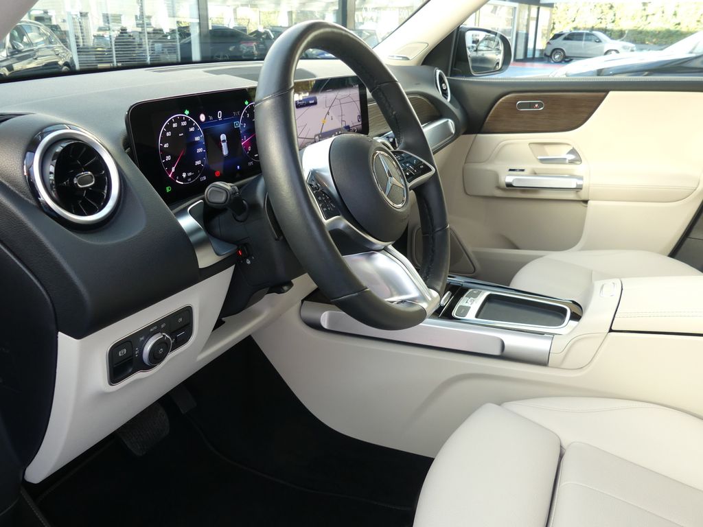 Mercedes-Benz GLB 180 2025