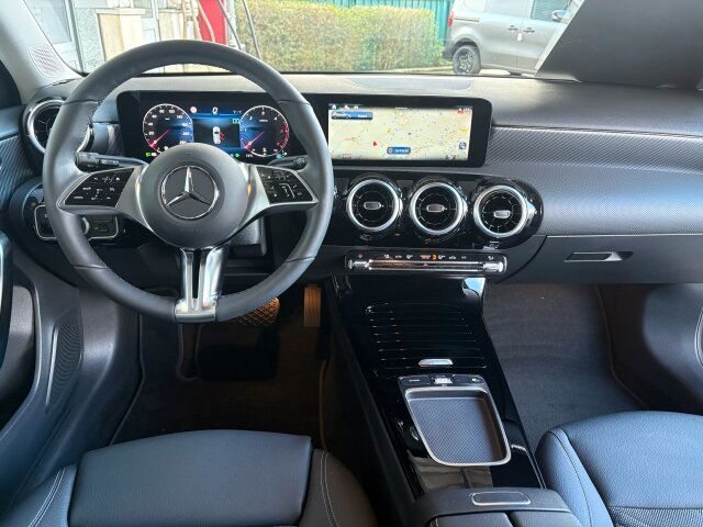 Mercedes-Benz A 200 2024